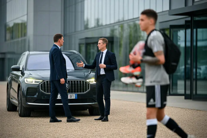 5014cb369b646b74 PSG-Monaco, discussions avancent pour Akliouche, 23 juillet 2026, un troisième club s'invite, inattendu pour Paris