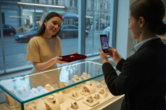 781e0c63a147e2e1 30 ans de Pokémon, Ditto, Pikachu, Snorlax en bijoux de luxe, une collection premium pour collectionneurs qui surprend
