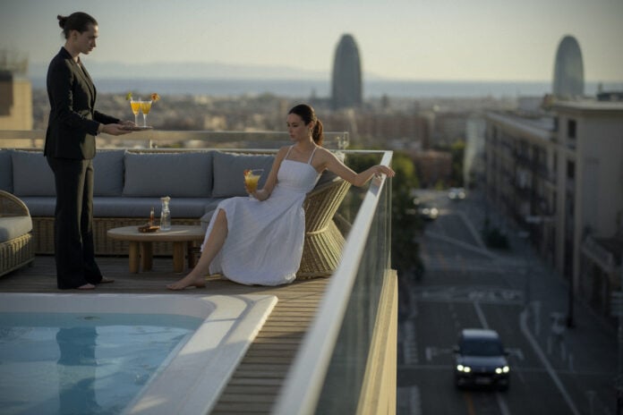 f733f1144e12ca17 Majestic Hotel & Spa Barcelone, piscine rooftop, spa refuge, gastronomie fraîcheur, pourquoi ce spot fait fureur en été