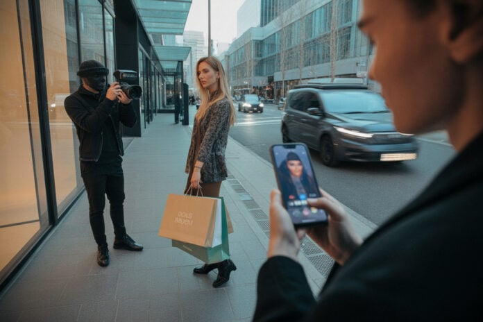 2026, Zadig & Voltaire, Calvin Klein, Crocs, nouveaux ambassadeurs, ce que ces choix disent du marketing mode renforcé