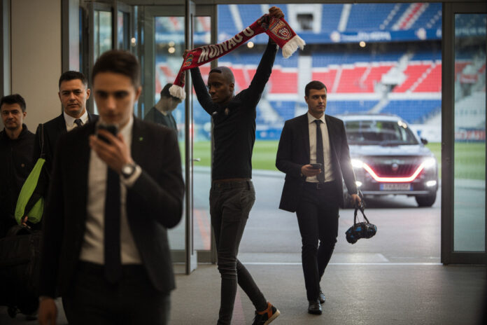 b5e4f4888a02e454 2-1, 68% de possession, 21 tirs pour Paris, 2 buts sur 4 tirs pour Monaco, ce réalisme inattendu inquiète le PSG